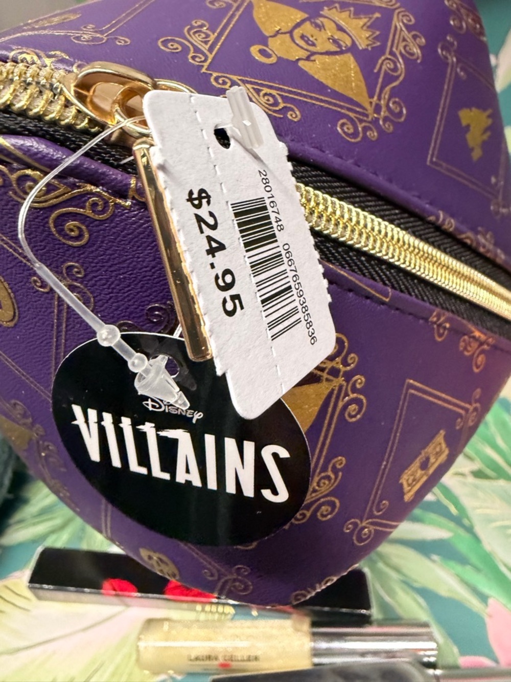 Beauty set - Disney Villains large makeup bag with 5 premium beauty items NWT - Picture 6 of 11